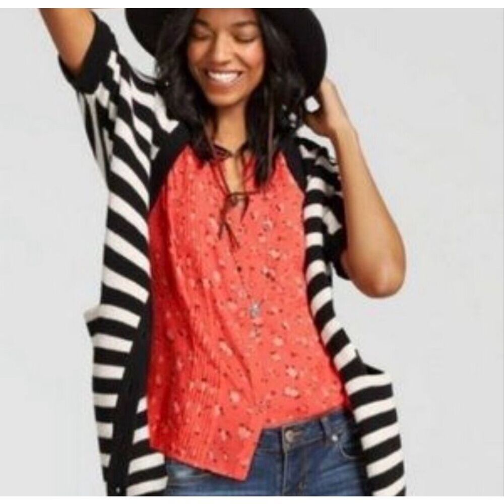 CABI Women’s Orange Blossom Floral Sleeveless Pintuck Blouse Size XS Style #5350